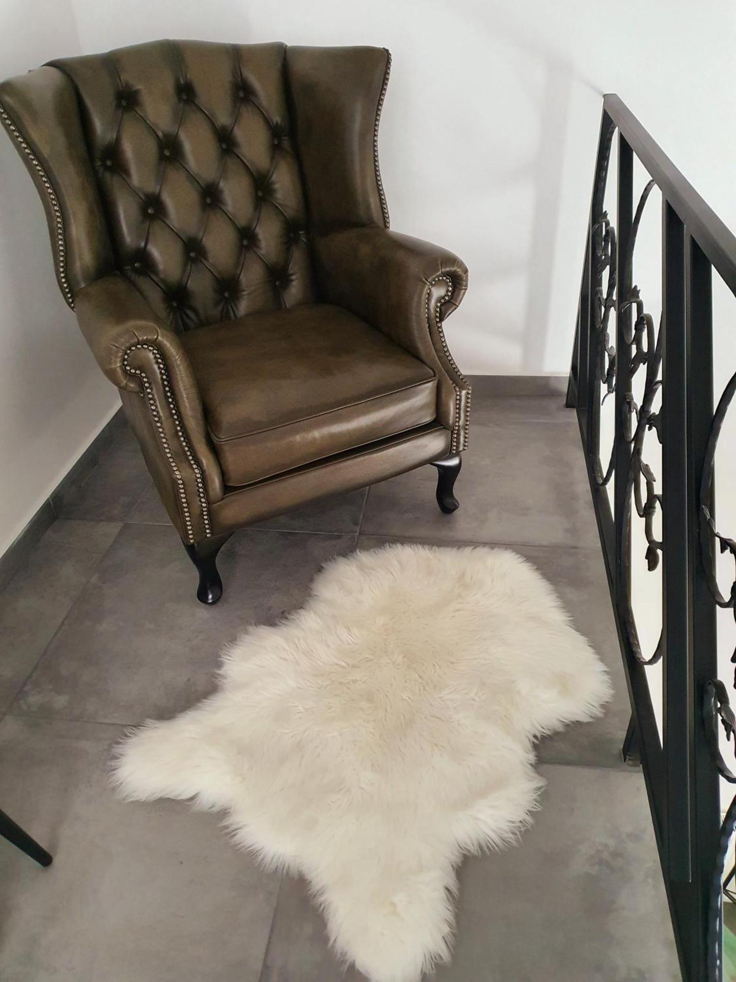 Luxury Apartment *